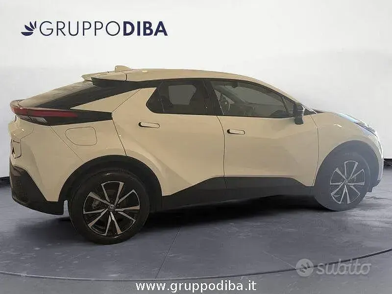 Usata Toyota C-HR Eco 223 CV (164 kW) 2025 Bianco SUV
