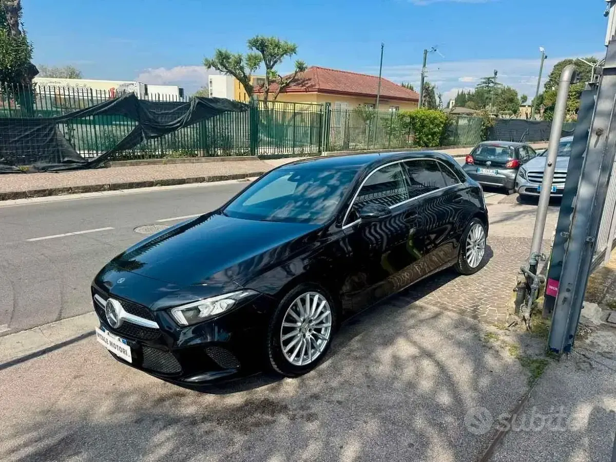 Usata Mercedes A180 116 CV (85 kW) 2018 Nero Berlina