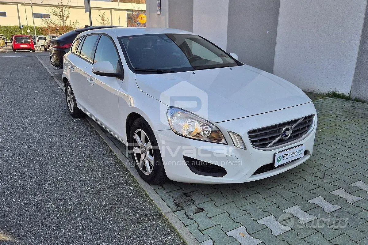 Usata Volvo V60 Kinetic 115 CV (84 kW) 2013 Bianco Station wagon