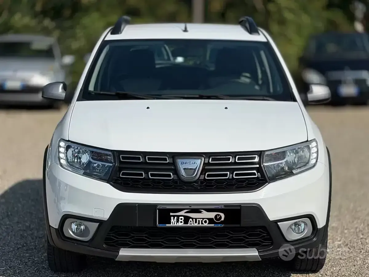 Usata Dacia Sandero Stepway 90 CV (66 kW) 2017 Bianco Berlina