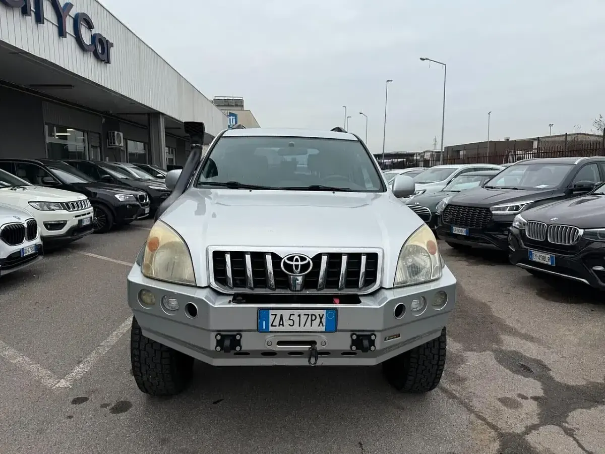 Usata Toyota Land Cruiser 166 CV (122 kW) 2006 Argento SUV