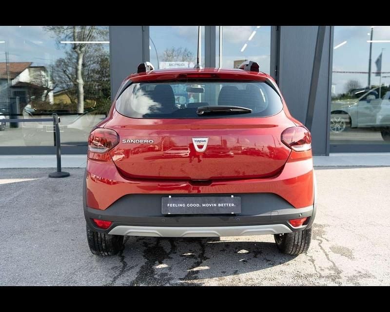 Usata Dacia Sandero Comfort 101 CV (74 kW) 2023 Rosso Utilitaria