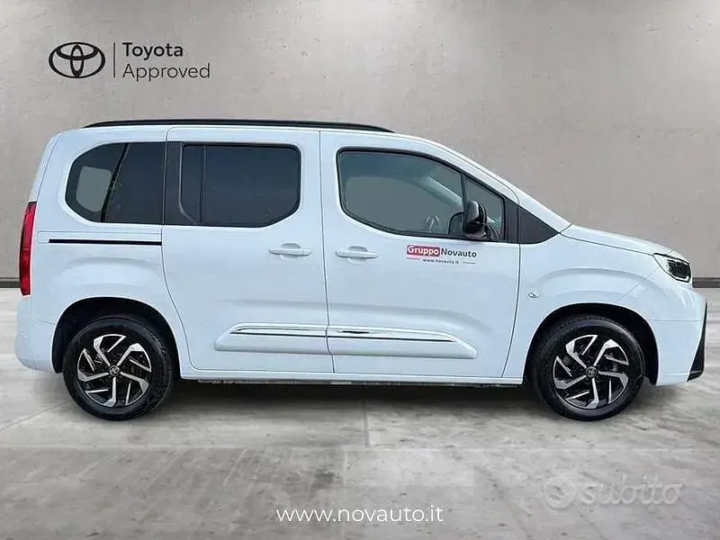 Usata Toyota Proace Verso City 130 CV (95 kW) 2024 Bianco Station wagon