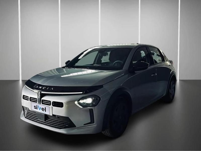 Usata Lancia Ypsilon 101 CV (74 kW) 2025 Grigio Utilitaria