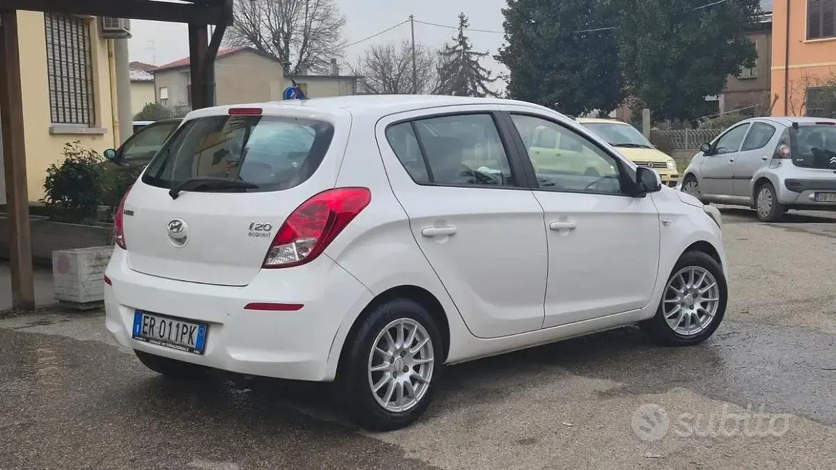 Usata Hyundai i20 Edition 85 CV (62 kW) 2013 Bianco Utilitaria