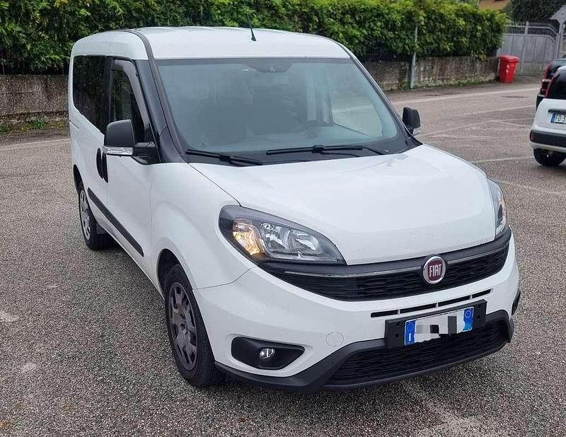 Usata Fiat Doblò Lounge 120 CV (88 kW) 2019 Monovolume