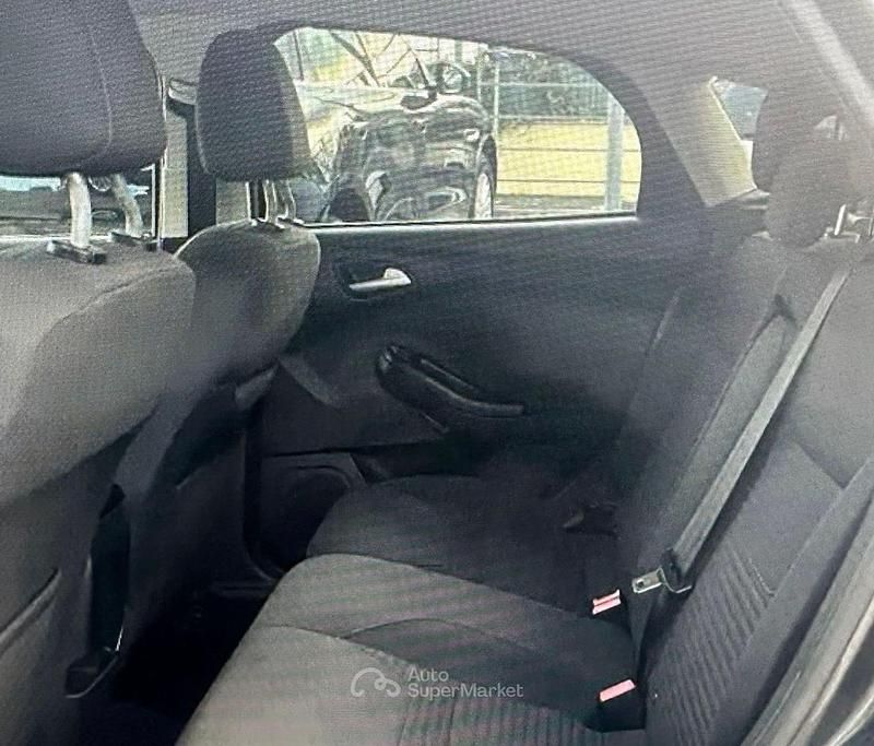 Usata Ford Focus 101 CV (74 kW) 2016 Gray Berlina