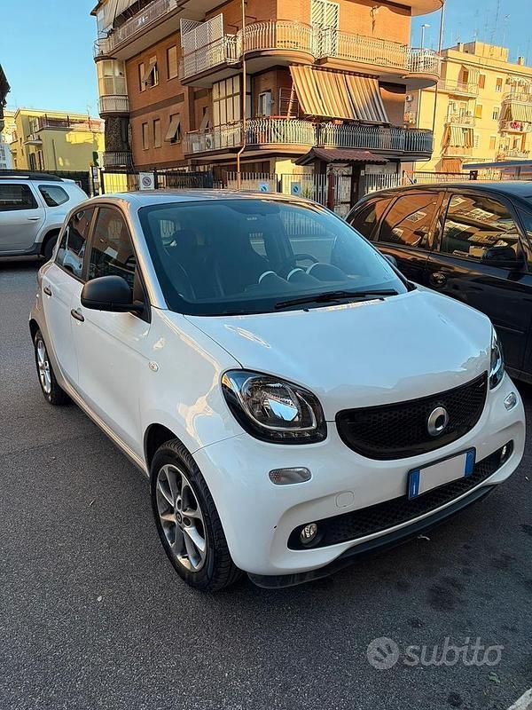 Usata Smart ForFour 71 CV (52 kW) 2019 Bianco Utilitaria