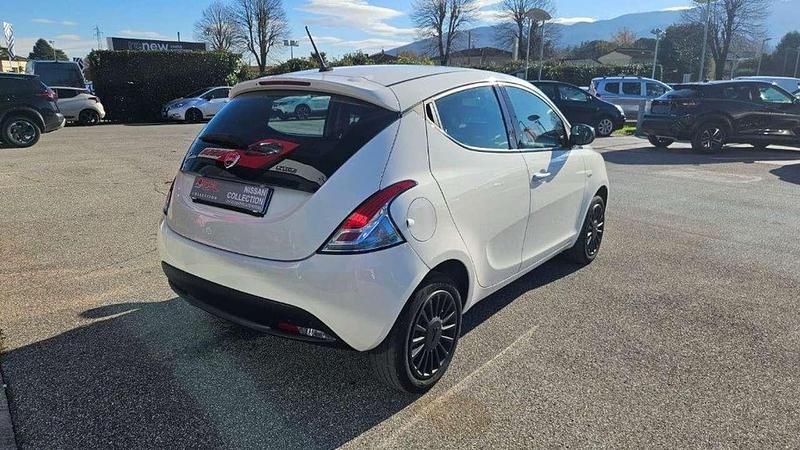 Usata Lancia Ypsilon S 69 CV (50 kW) 2023 Bianco Utilitaria