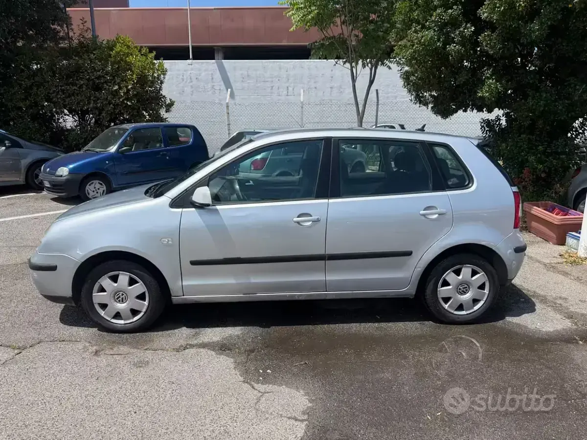 Usata VW Polo Trendline 69 CV (50 kW) 2005 Grigio Utilitaria