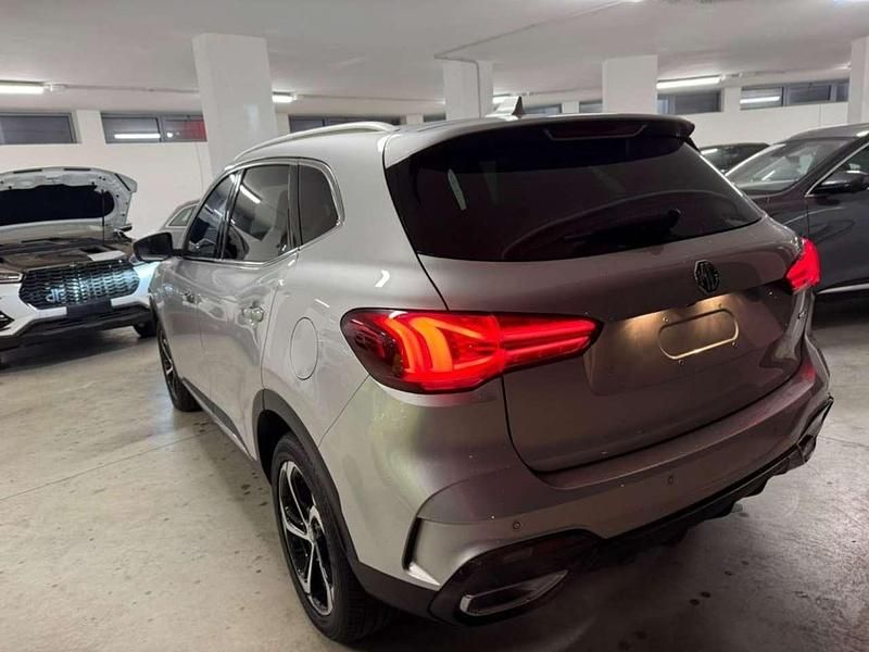 Usata MG HS Luxury 162 CV (119 kW) 2024 Argento SUV