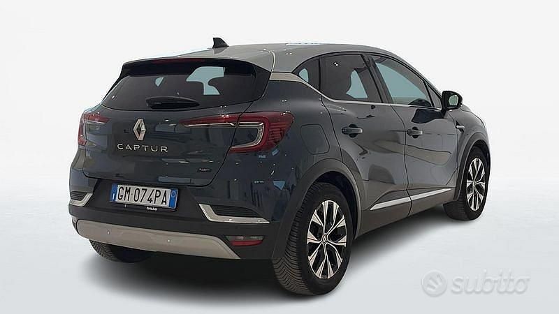 Usata Renault Captur Techno 143 CV (105 kW) 2023 Blu/azzurro SUV
