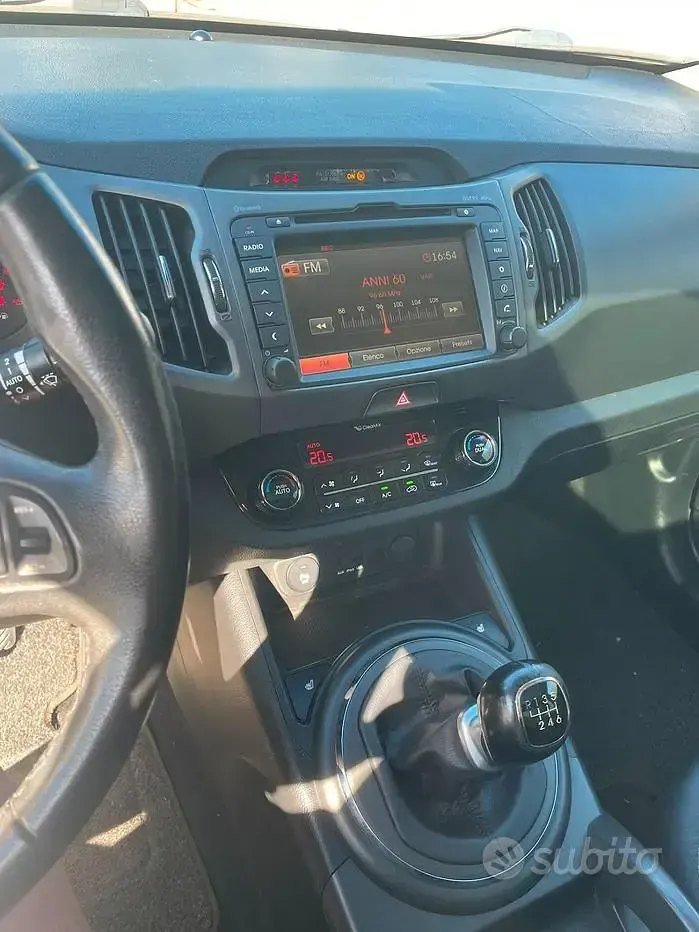 Usata Kia Sportage Active 116 CV (85 kW) 2012 Giallo SUV