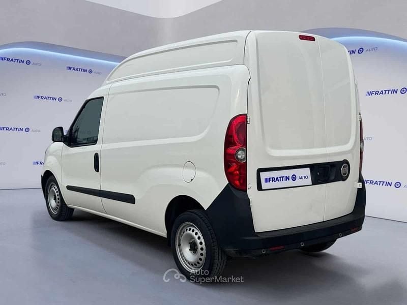 Usata Fiat Doblò Business 105 CV (77 kW) 2021 Bianco Monovolume