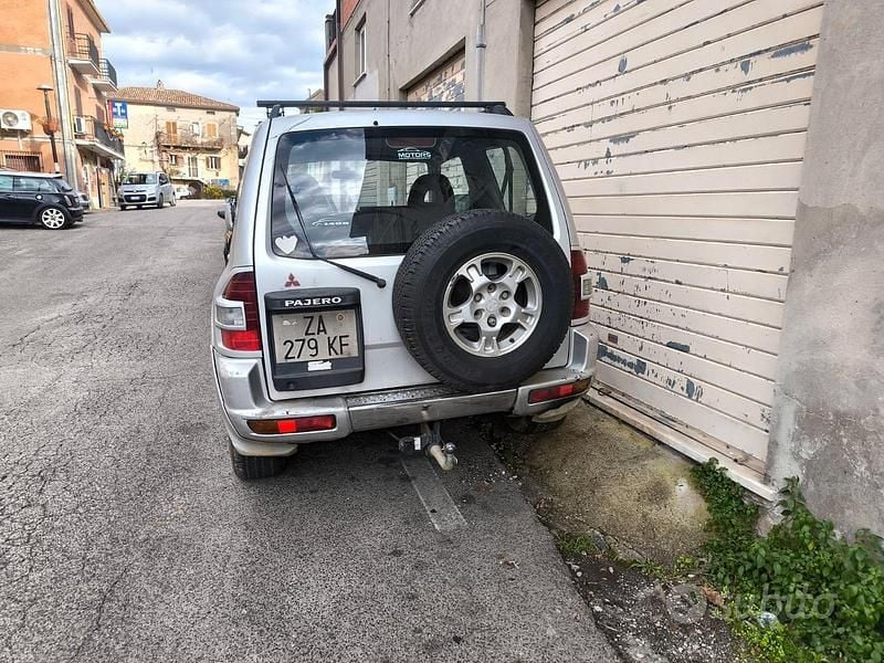 Usata Mitsubishi Pajero 99 CV (72 kW) 2001 SUV