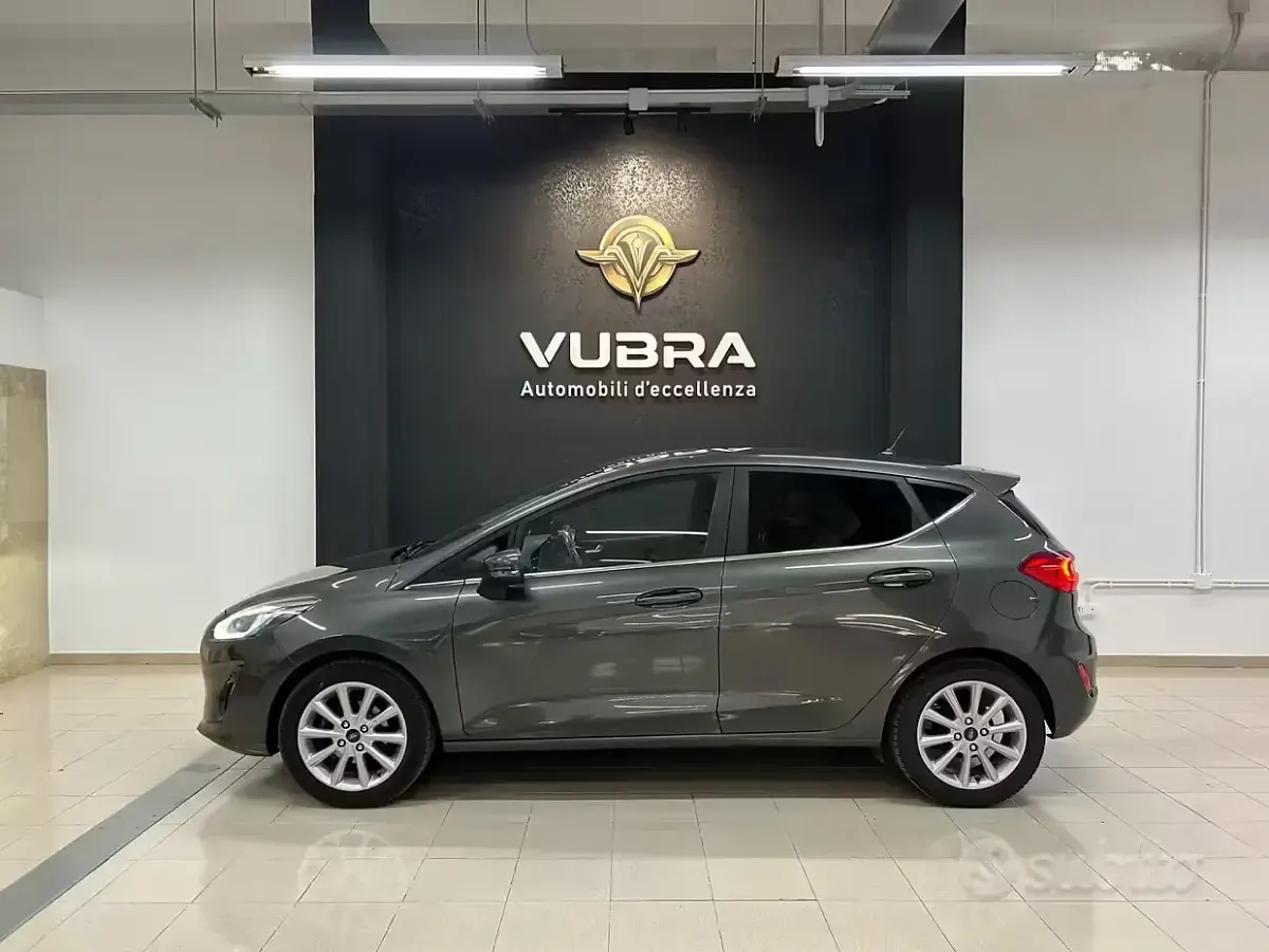 Begagnad Ford Fiesta Titanium 86 HK (63 kW) 2019 Grå Halvkombi