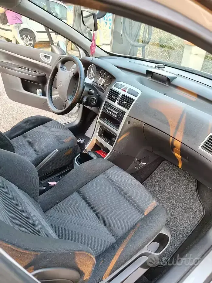 Usata Peugeot 307 90 CV (66 kW) 2005 Grigio Berlina