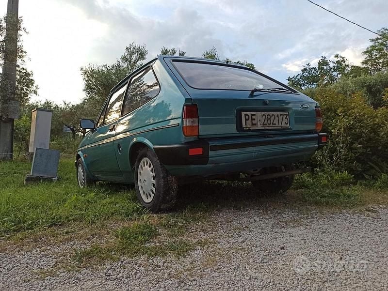 Usata Ford Fiesta 95 CV (69 kW) 1988 Utilitaria