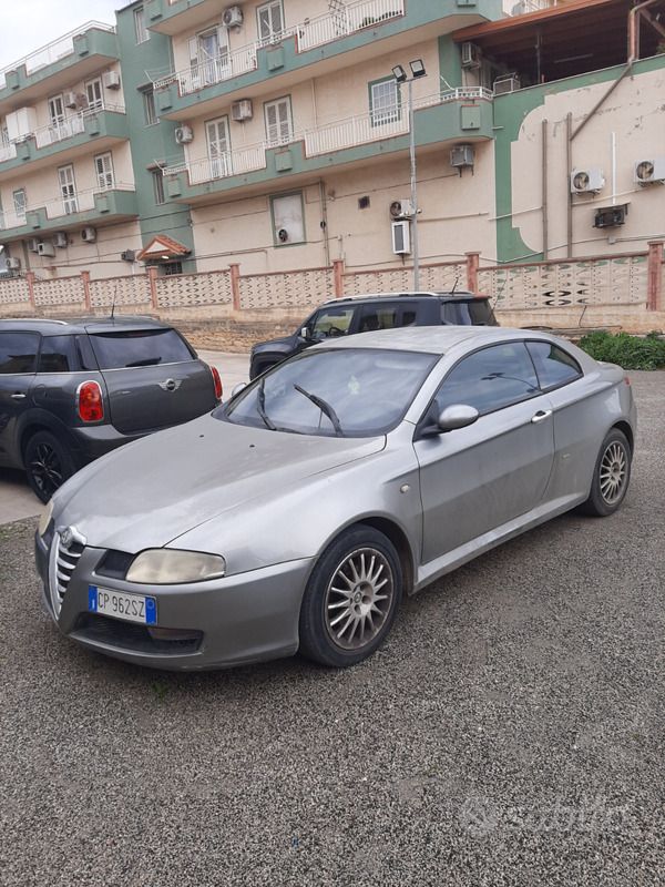 Grigio Usata 2005 Alfa Romeo GT Coupé | 700 € - Immagine 1/4