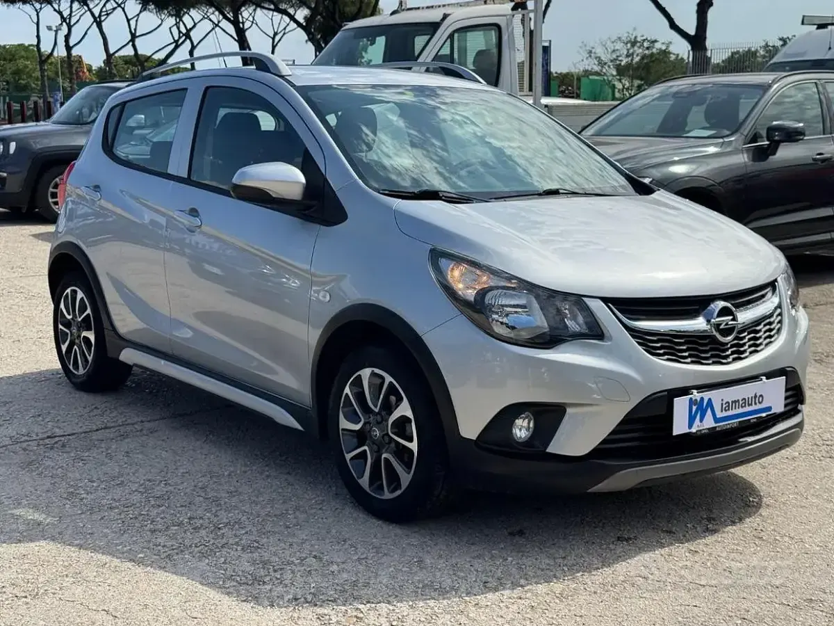 Usata Opel Karl Rocks 75 CV (55 kW) 2018 Grigio Utilitaria
