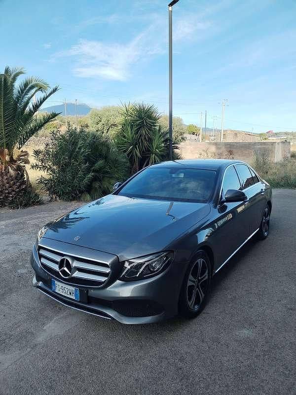 Usado Mercedes E220 Exclusive 194 CV (142 kW) 2018 Berlina