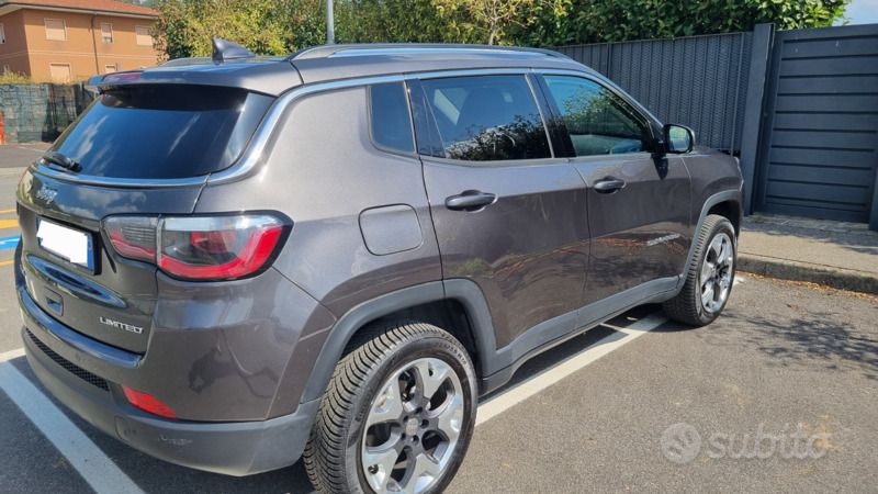 Usata Jeep Compass Limited 140 CV (102 kW) 2019 Grigio SUV
