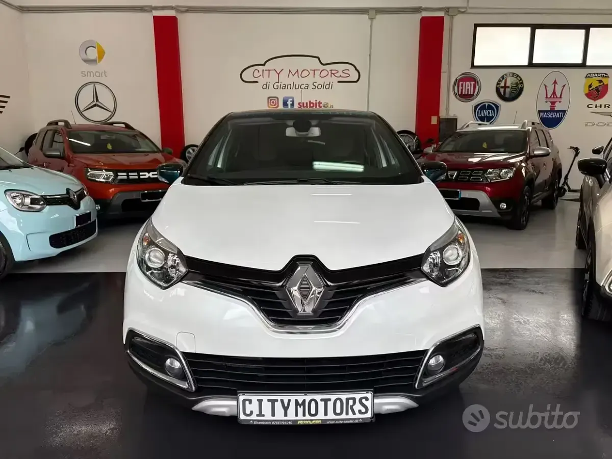 Usata Renault Captur Iconic 110 CV (80 kW) 2017 Bianco SUV