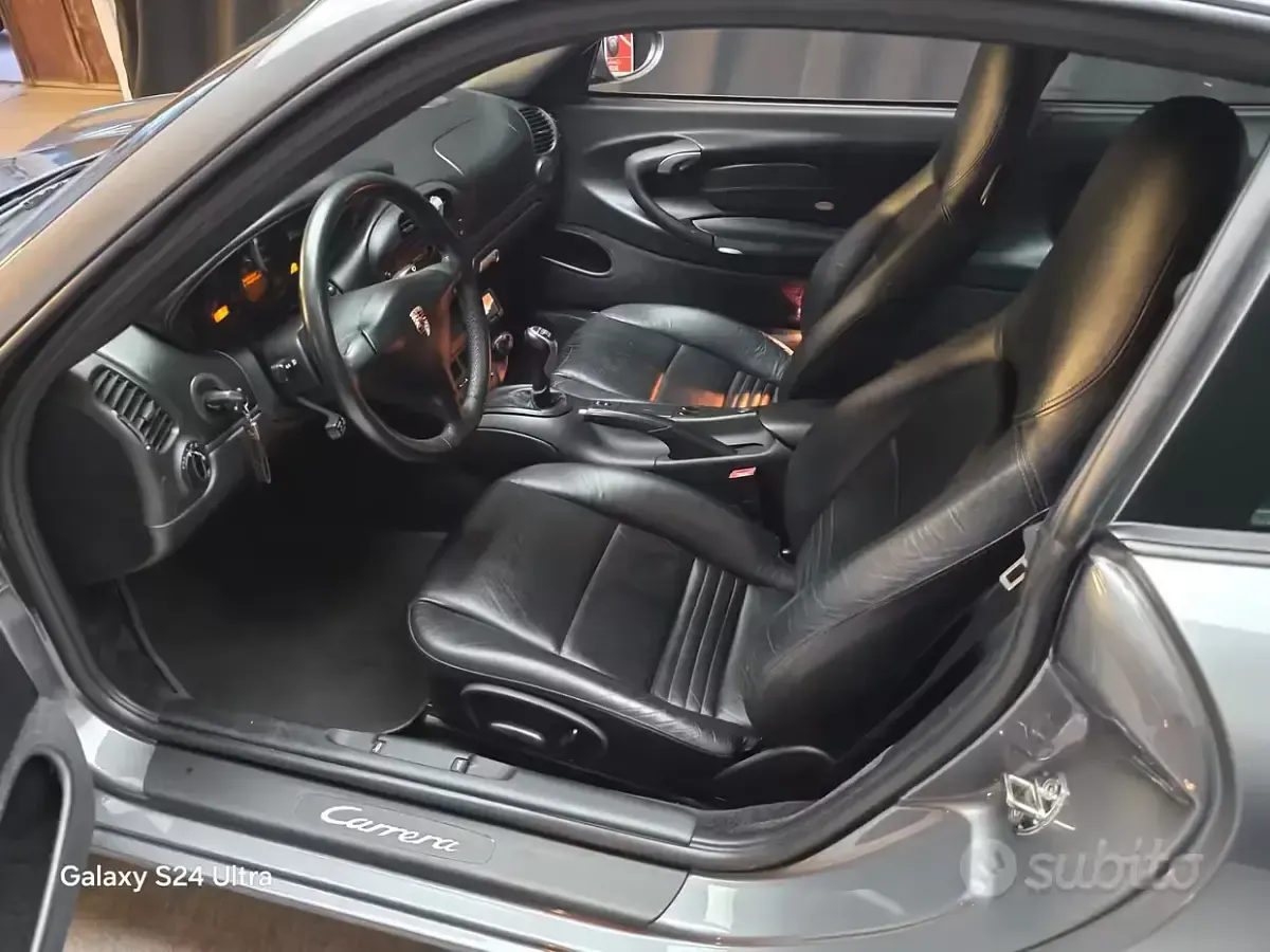 Usata Porsche 911 Carrera 320 CV (235 kW) 2002 Grigio Coupé