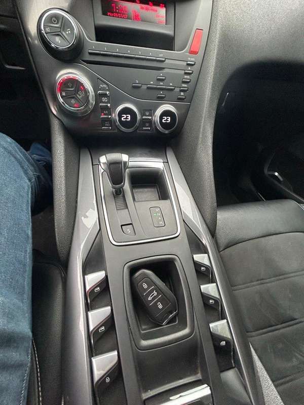 Usata 2015 Citroën DS5 Chic Due volumi | 9000 € (Cara) - Immagine 1/4