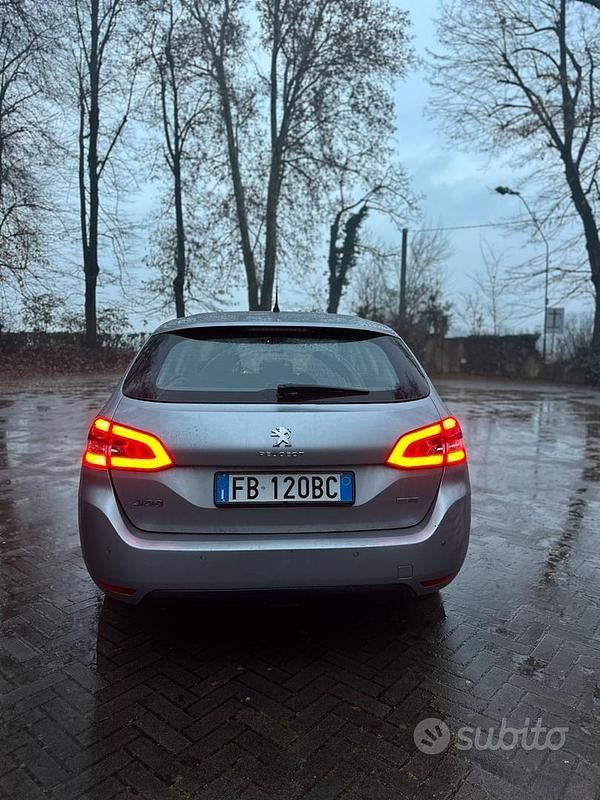Usata Peugeot 308 Business-Line 120 CV (88 kW) 2015 Grigio Station wagon