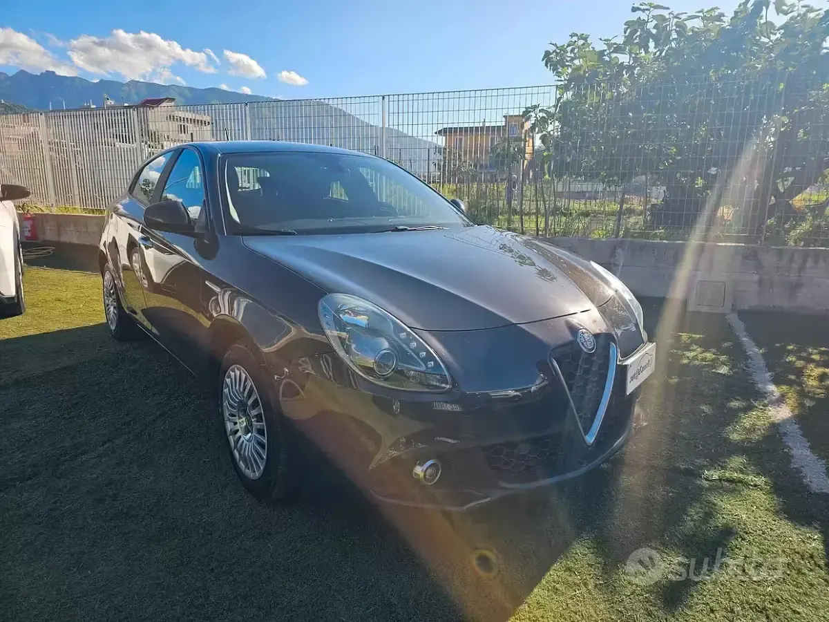 Usata Alfa Romeo Giulietta Super 120 CV (88 kW) 2018 Blu Utilitaria