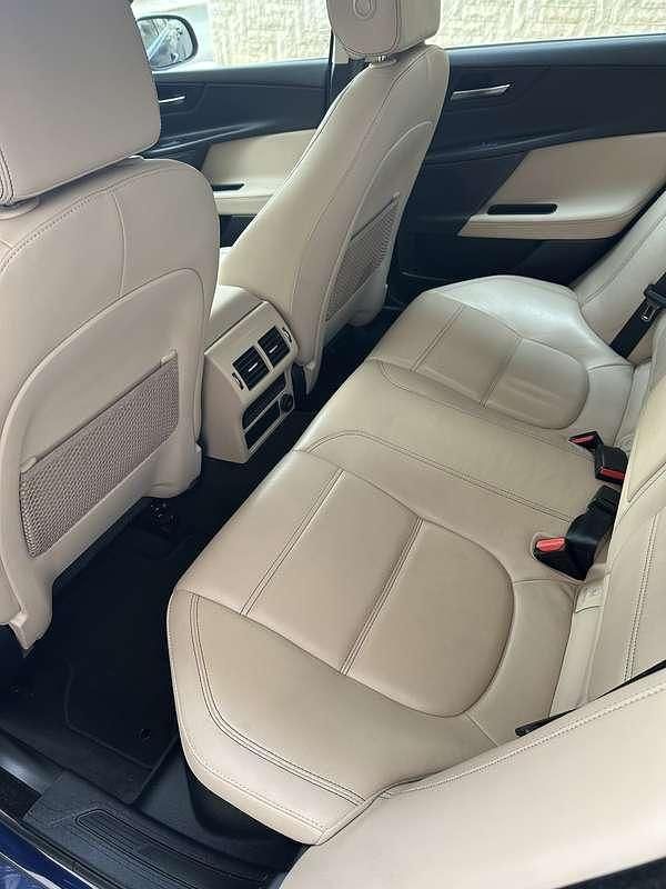 Usata Jaguar XE Business Edition 179 CV (131 kW) 2016 Berlina