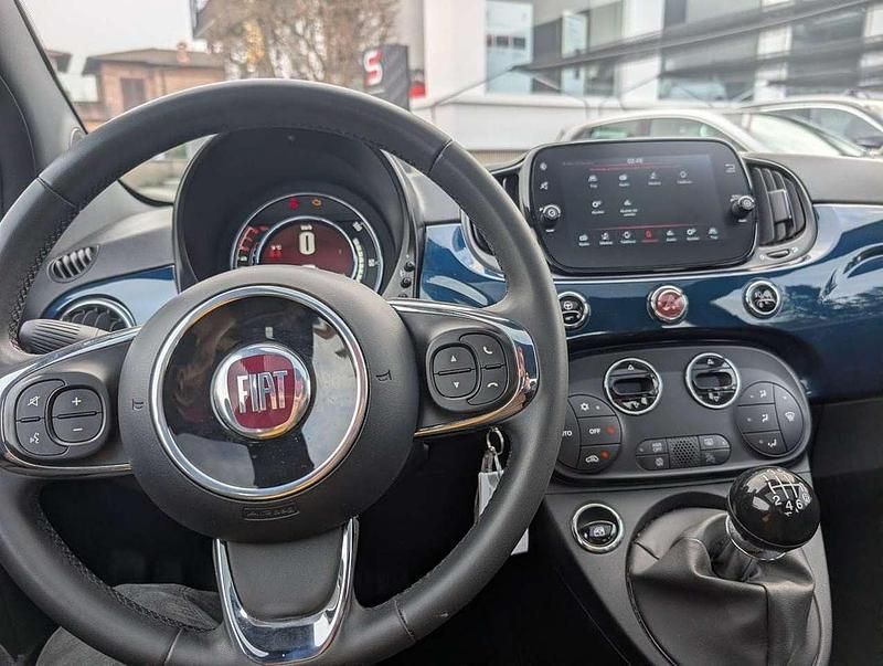 Usata Fiat 500 Dolcevita 70 CV (51 kW) 2024 Blu scuro Utilitaria