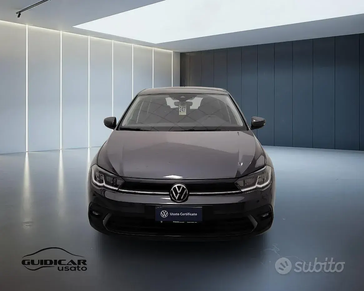 Usata VW Polo Life 95 CV (69 kW) 2023 Grigio metallizzato scuro Utilitaria