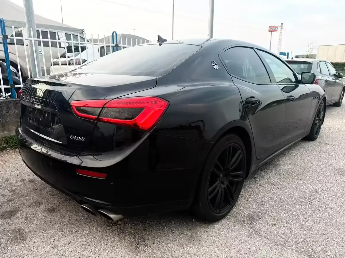 Usata Maserati Ghibli 275 CV (202 kW) 2015 Nero Berlina