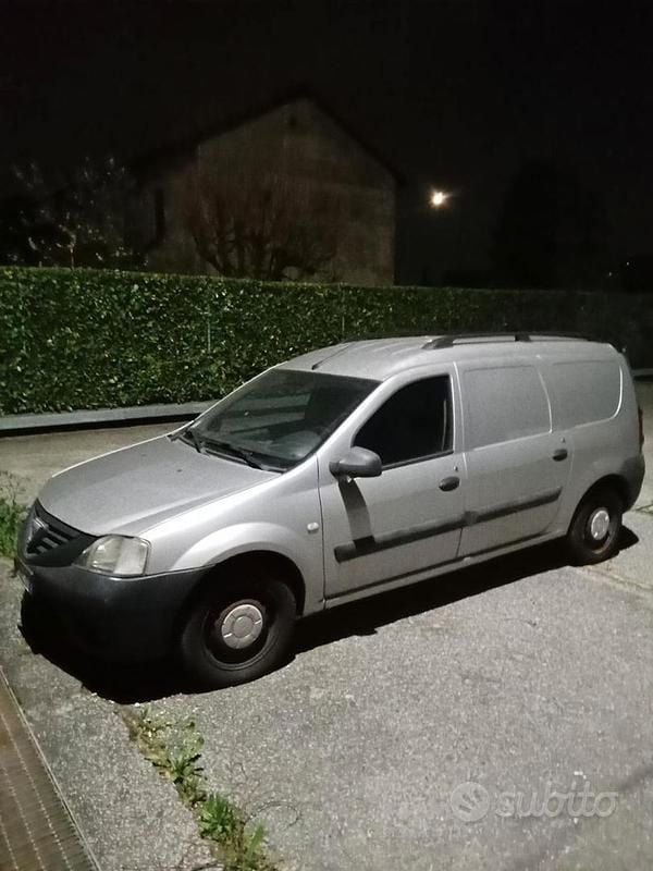 Usata Dacia Logan 2011 Grigio Berlina