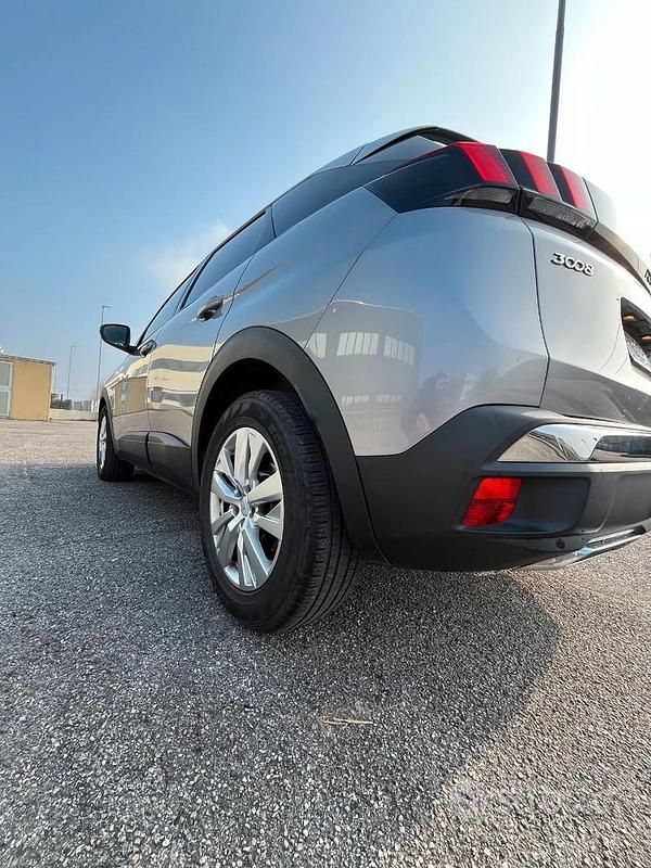 Usata Peugeot 3008 Allure 120 CV (88 kW) 2017 Grigio SUV