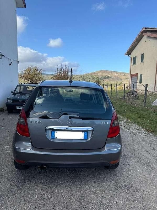 Usata Mercedes A180 Avantgarde 109 CV (80 kW) 2009 Nero Monovolume