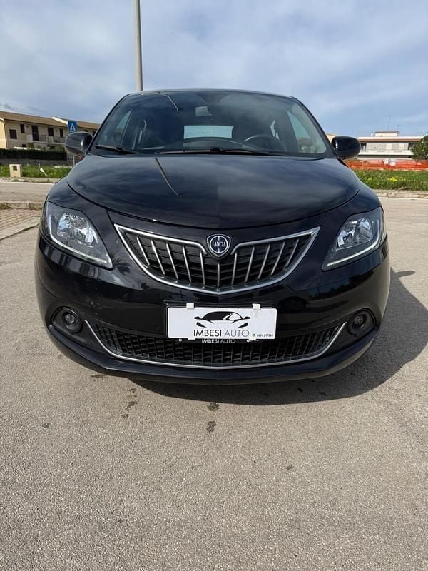 Usata Lancia Ypsilon Silver 69 CV (50 kW) 2023 Nero Utilitaria