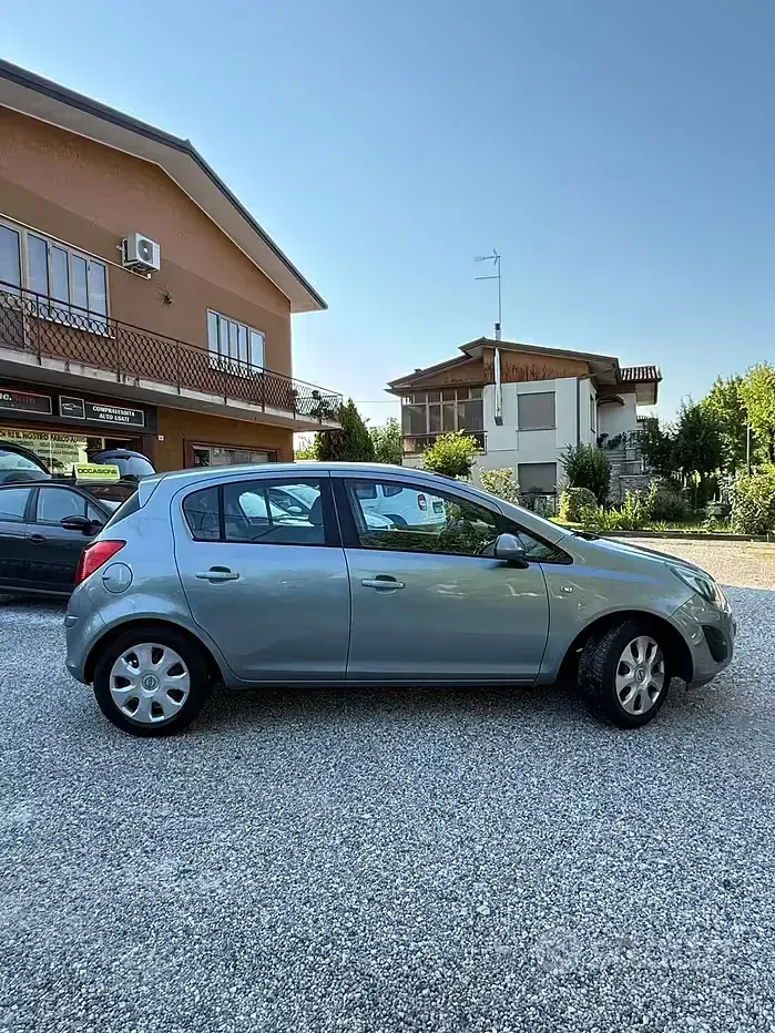 Usata Opel Corsa 85 CV (62 kW) 2014 Grigio Utilitaria