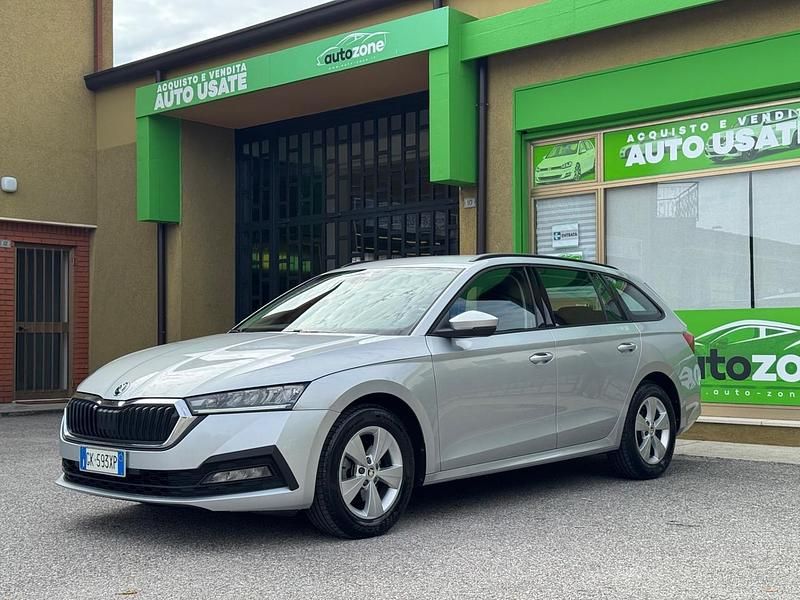 Argento Usata 2022 Skoda Octavia Station wagon | 14.900 € (Super prezzo) - Immagine 1/4
