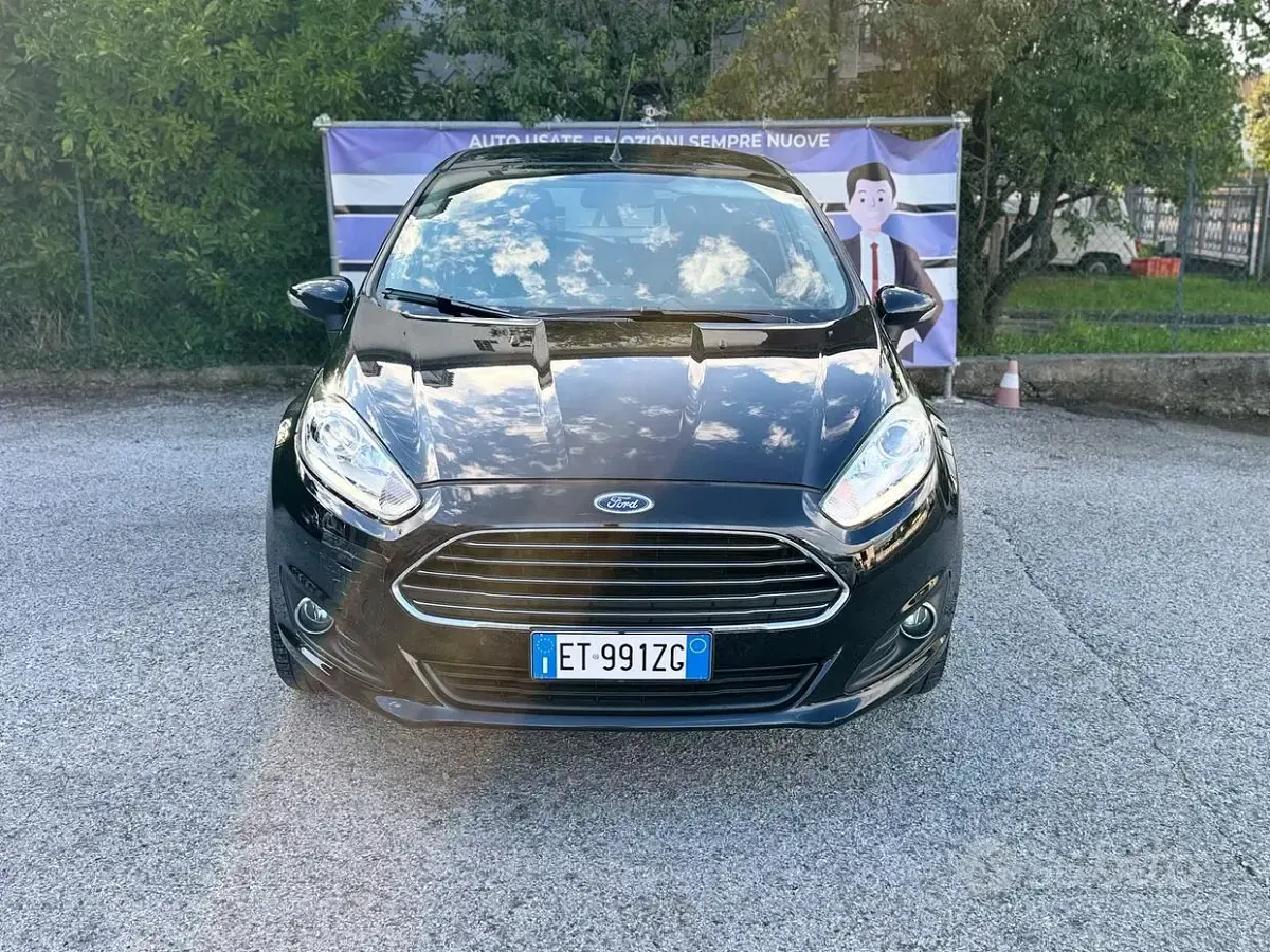 Usata Ford Fiesta Titanium 75 CV (55 kW) 2014 Nero Utilitaria