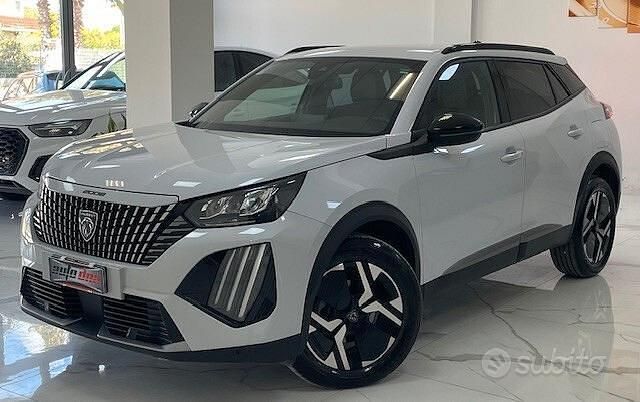 Usata Peugeot 2008 Allure 130 CV (95 kW) 2025 Bianco SUV