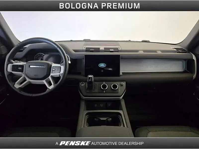 Usata Land Rover Defender Dynamic 200 CV (147 kW) 2022 Argento SUV