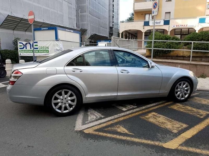 Usata Mercedes S320 Avantgarde 235 CV (172 kW) 2007 Argento Berlina