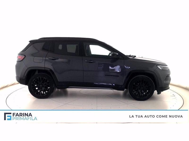 Usata Jeep Compass 131 CV (96 kW) 2024 Grigio scuro / tetto nero SUV