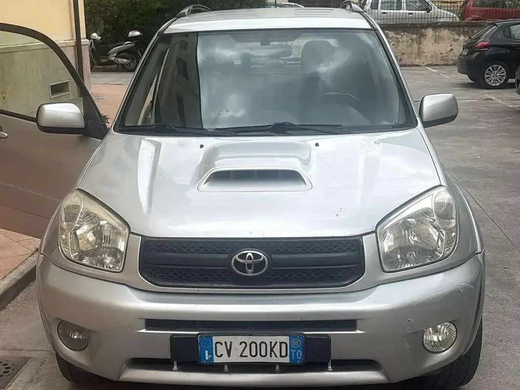 Usata Toyota RAV4 Sol 116 CV (85 kW) 2005 Grigio SUV
