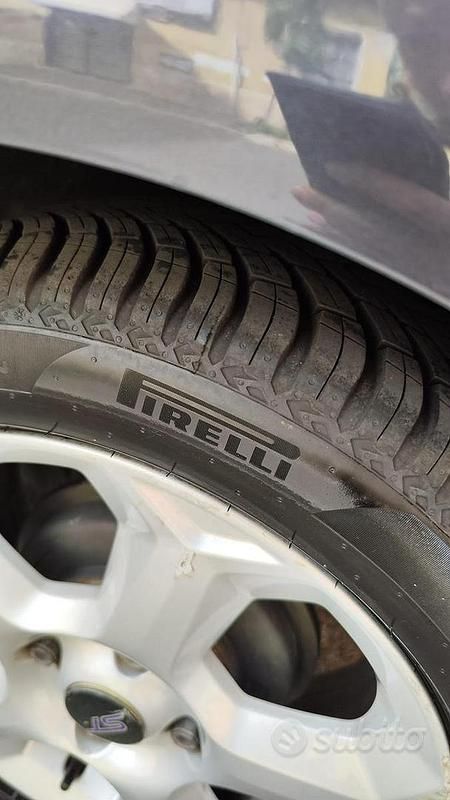 Usata Ford Fiesta Titanium 96 CV (70 kW) 2010 Grigio Utilitaria