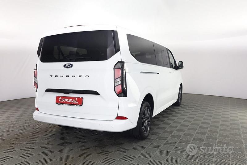 Usata Ford Tourneo Custom Titanium 170 CV (125 kW) 2025 Bianco frozen Furgone