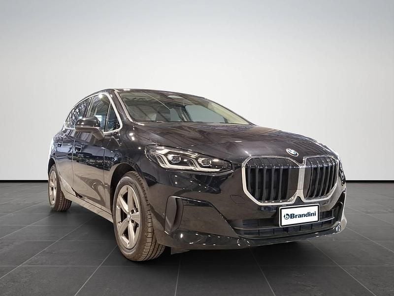 Usata BMW 218 150 CV (110 kW) 2024 Black sapphire metallizzato Station wagon